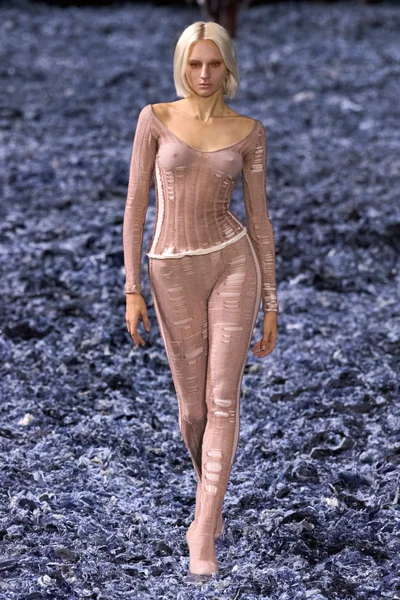 Look 48
